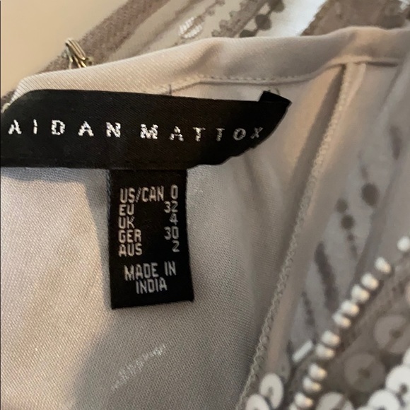 Aidan Mattox Silver sequin beaded gown size 0 - Picture 9 of 9